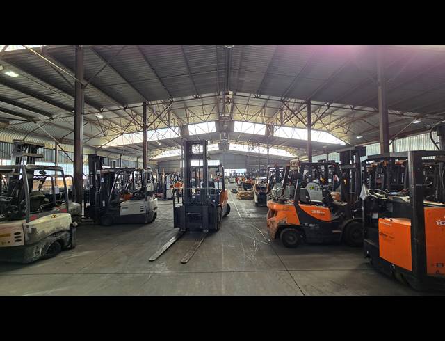 6,225M² WAREHOUSE FOR SALE IN CHLOORKOP
